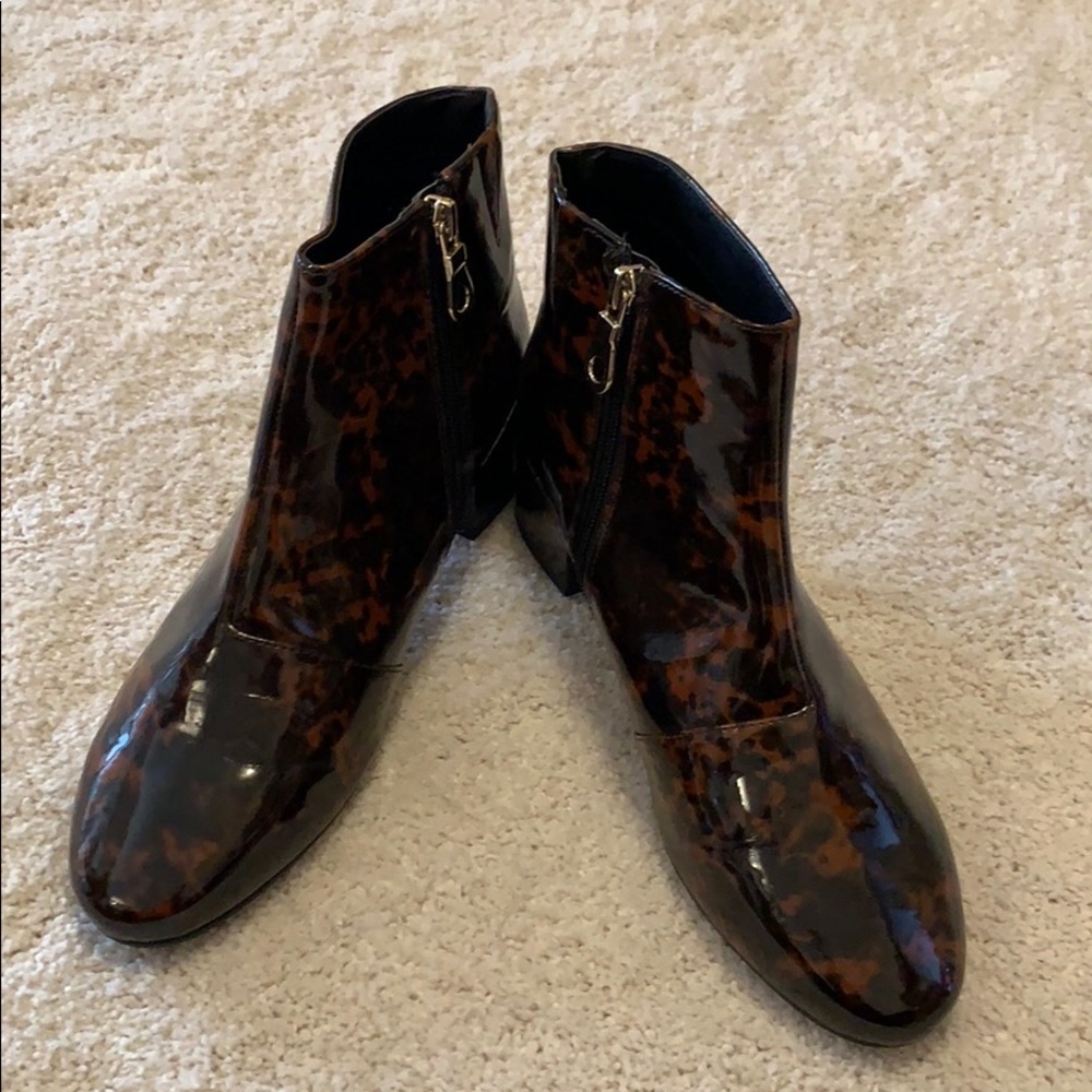 NWT Topshop Faux Patent Leather Ankle Boots